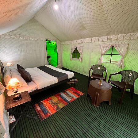 Himalayan Riverside Swiss Cottage Tents, Manali Zewnętrze zdjęcie