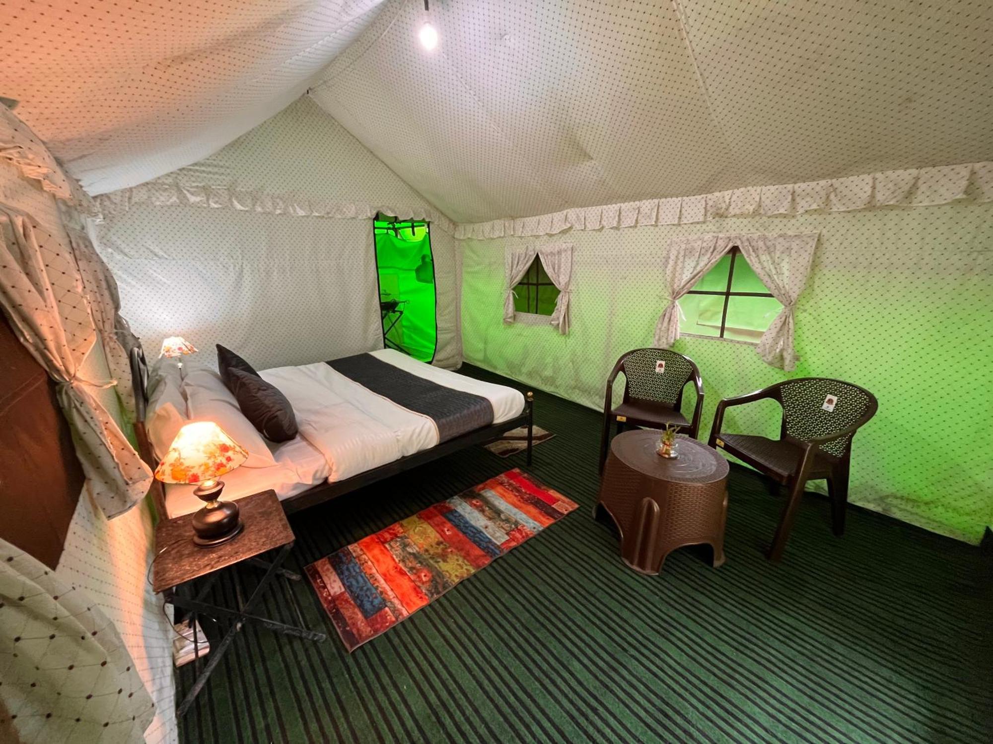 Himalayan Riverside Swiss Cottage Tents, Manali Zewnętrze zdjęcie