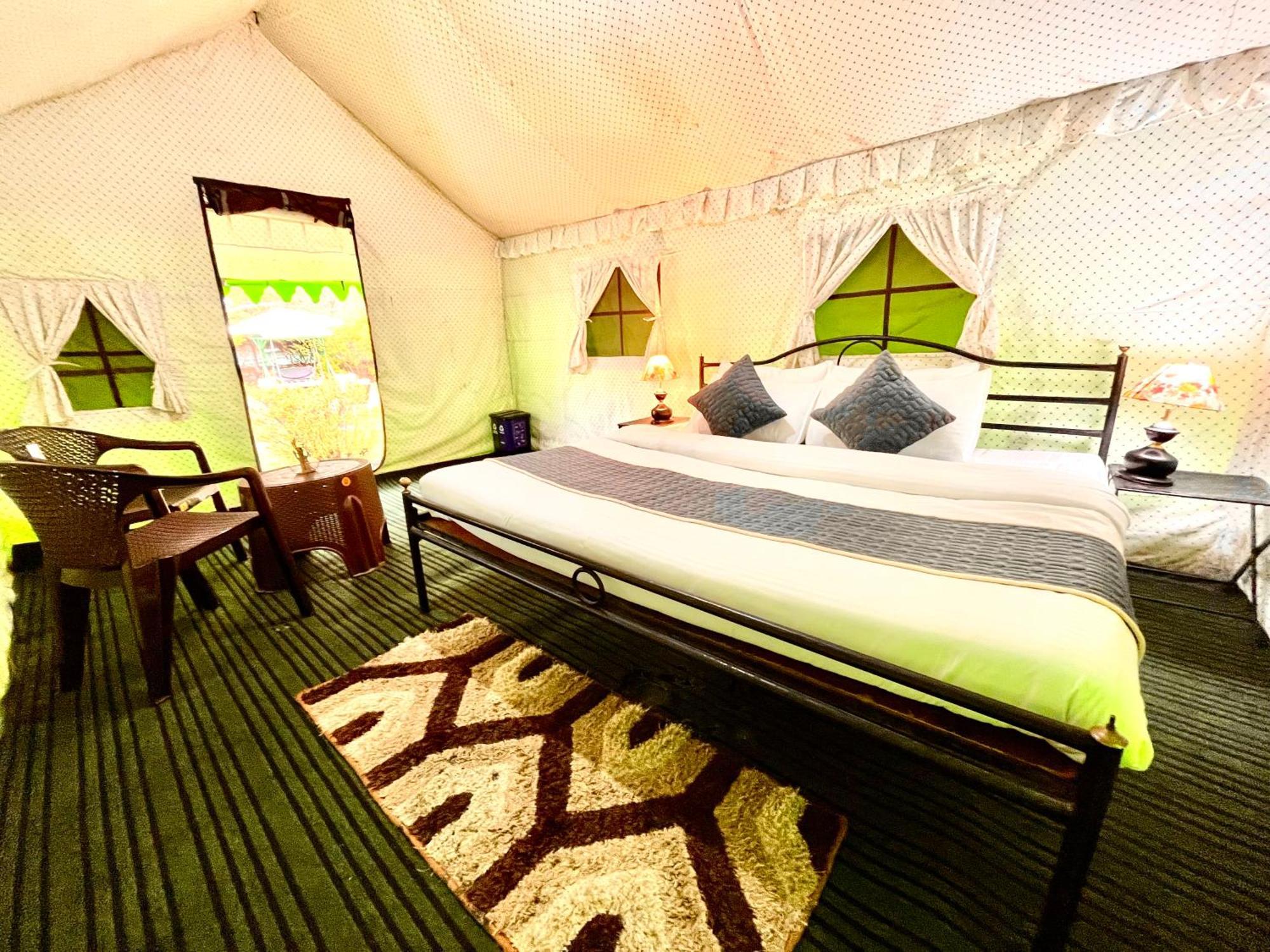 Himalayan Riverside Swiss Cottage Tents, Manali Zewnętrze zdjęcie
