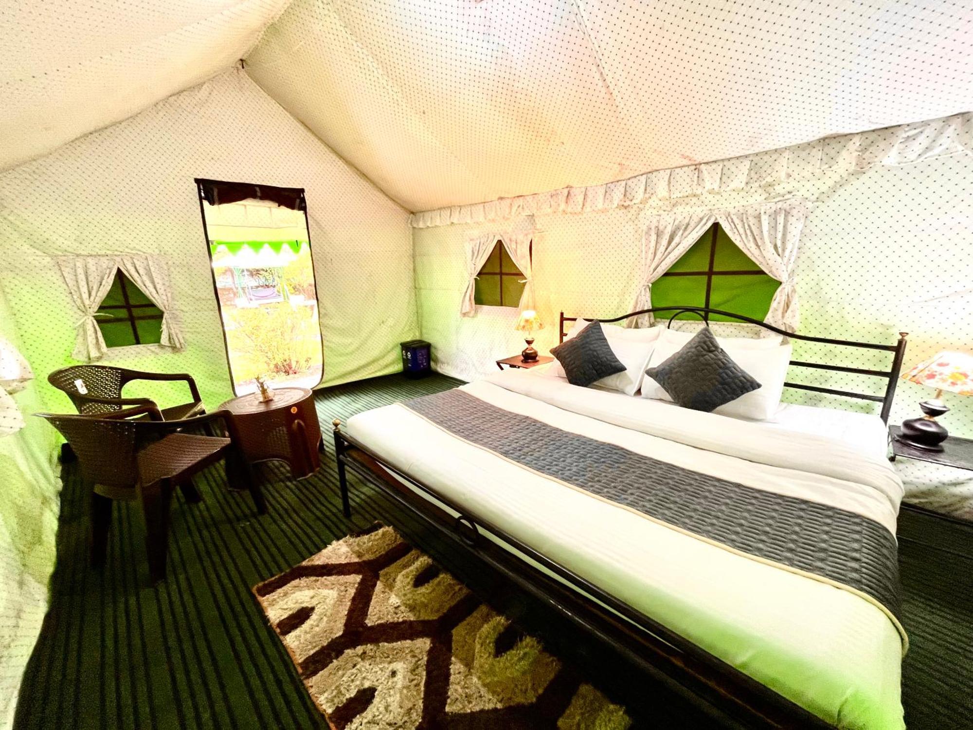 Himalayan Riverside Swiss Cottage Tents, Manali Zewnętrze zdjęcie