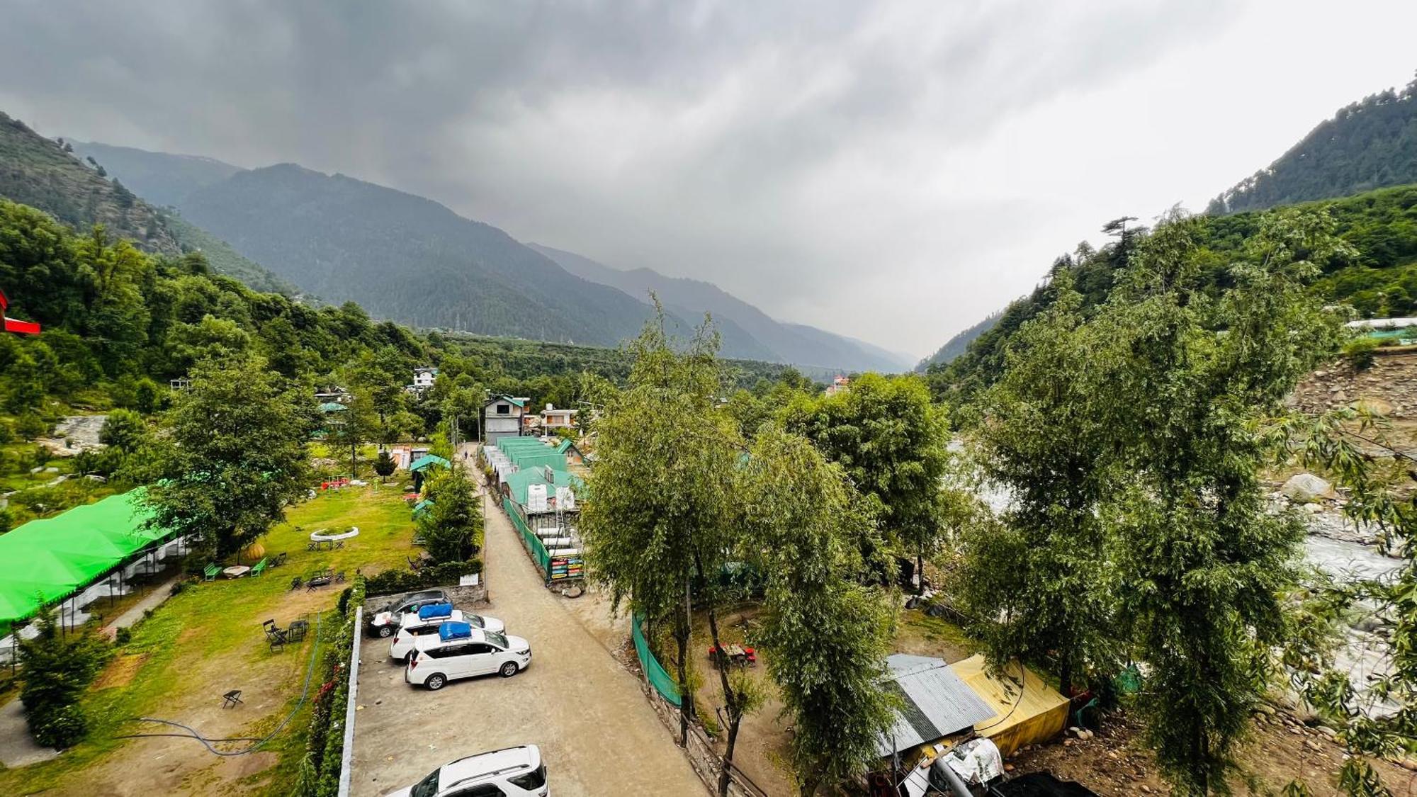 Himalayan Riverside Swiss Cottage Tents, Manali Zewnętrze zdjęcie