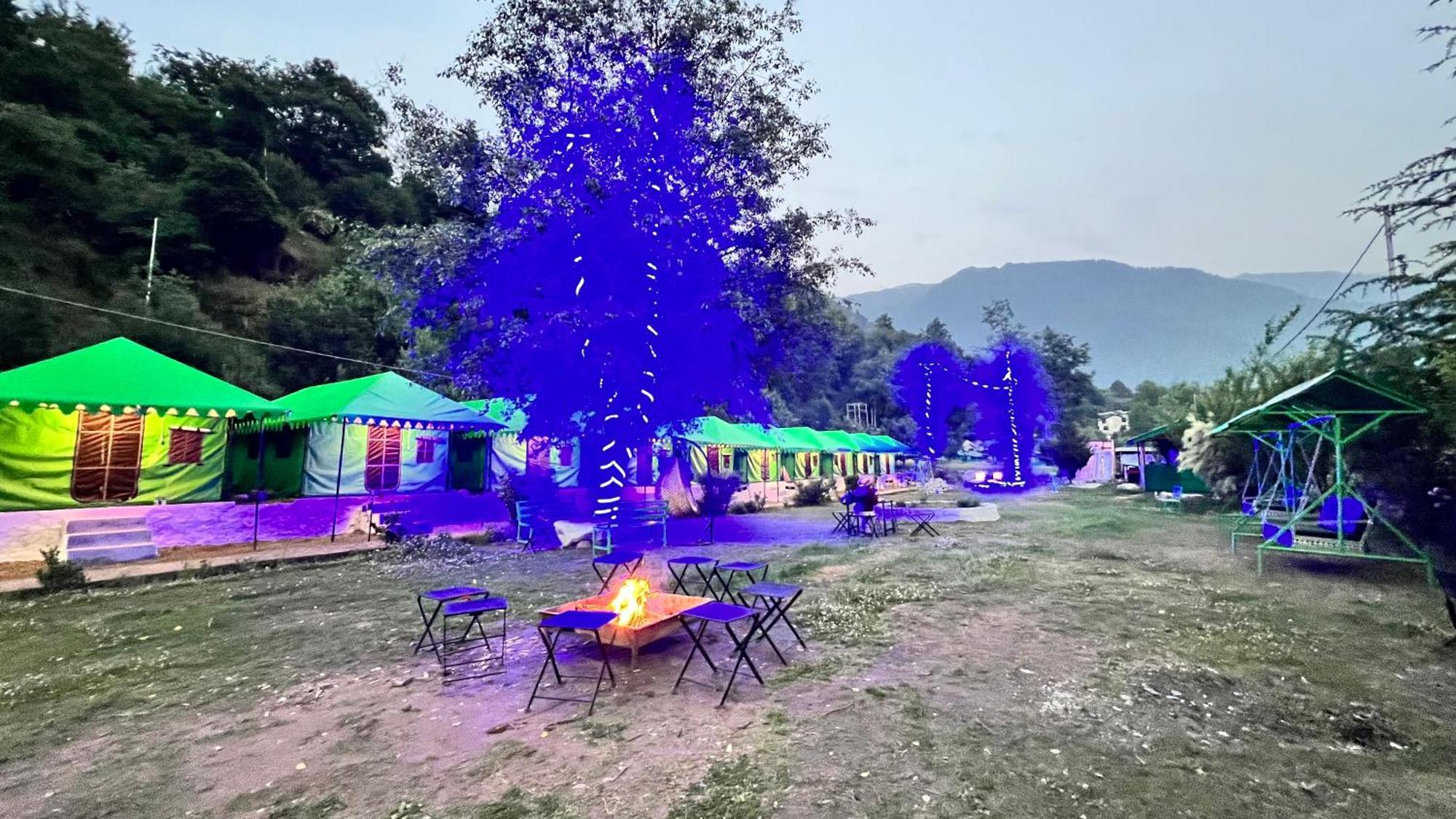 Himalayan Riverside Swiss Cottage Tents, Manali Zewnętrze zdjęcie