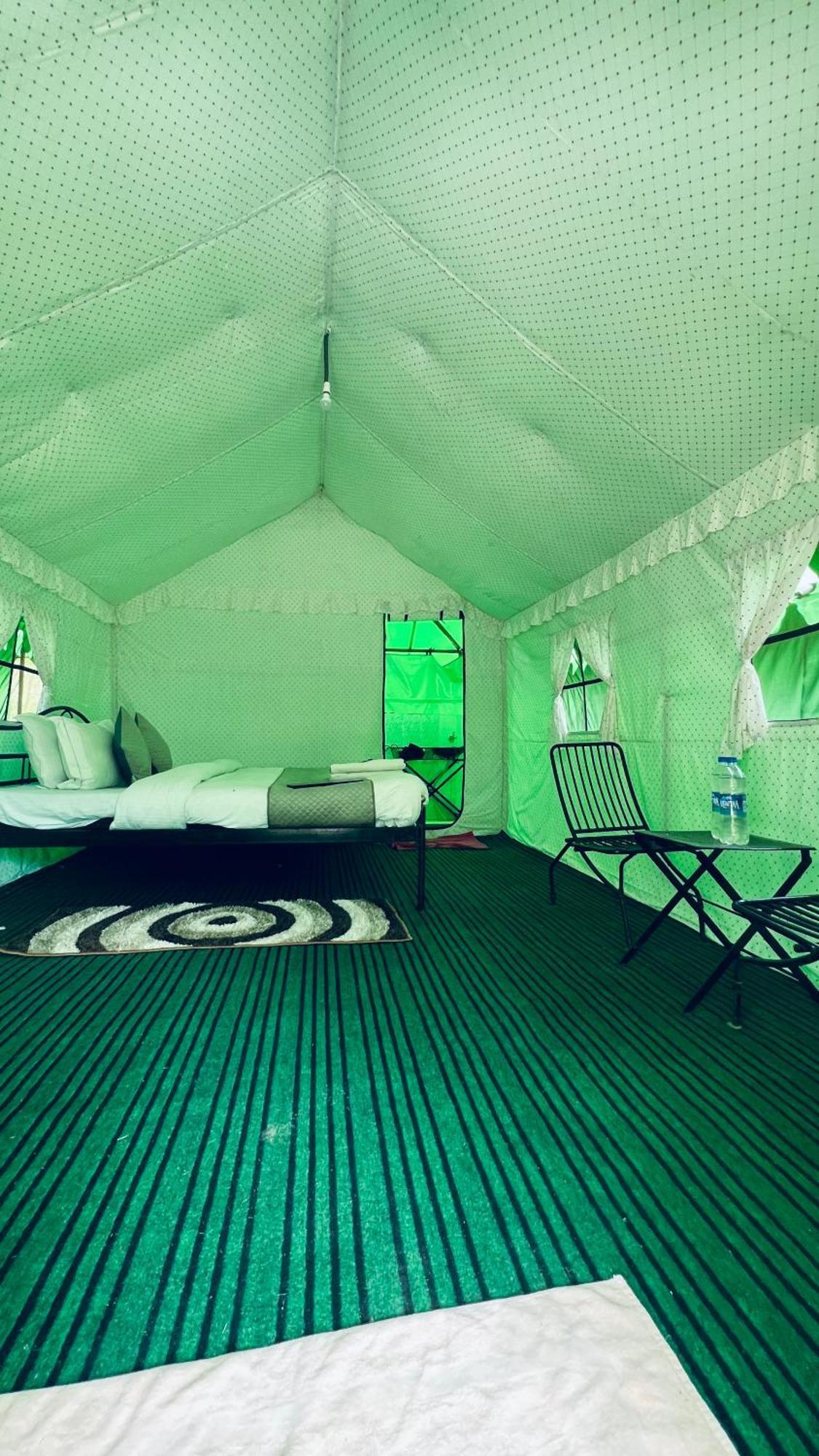 Himalayan Riverside Swiss Cottage Tents, Manali Zewnętrze zdjęcie