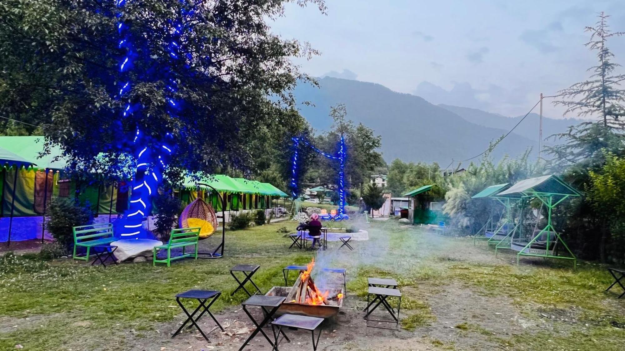 Himalayan Riverside Swiss Cottage Tents, Manali Zewnętrze zdjęcie