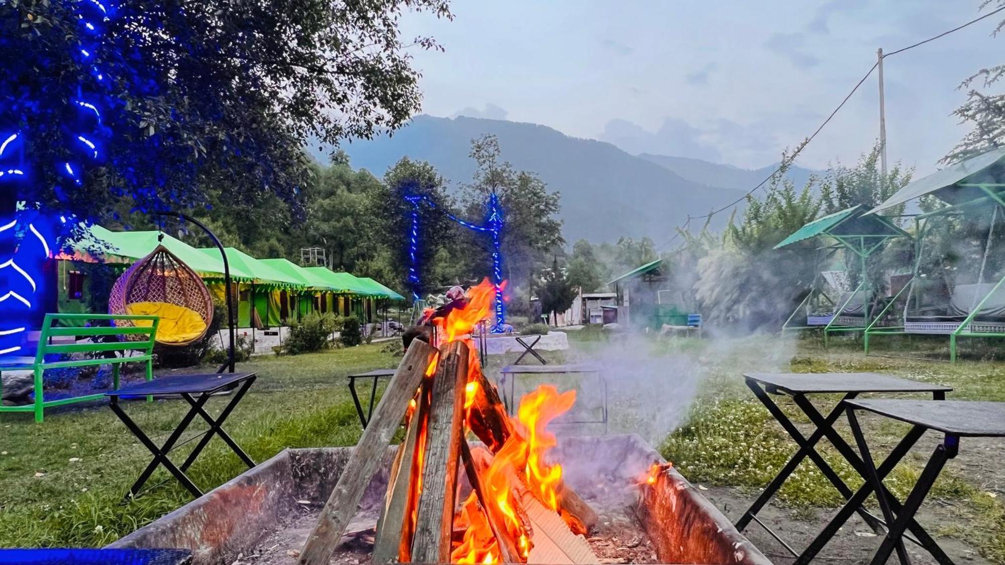 Himalayan Riverside Swiss Cottage Tents, Manali Zewnętrze zdjęcie